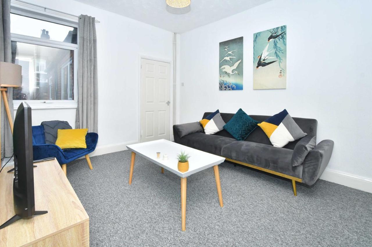 The Yellow Door By Avenew Management Serviced Accommodation Stoke-on-Trent Bagian luar foto