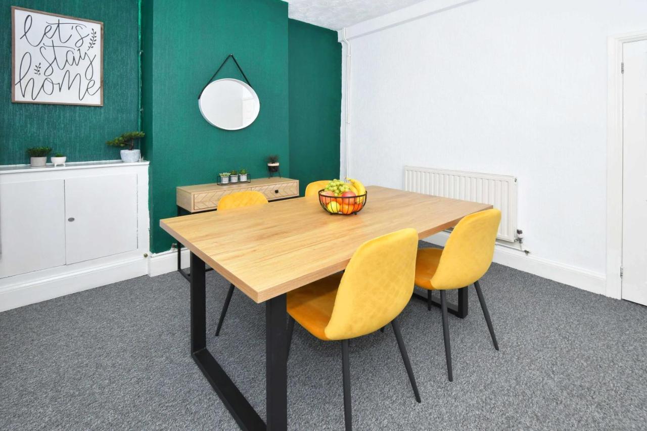 The Yellow Door By Avenew Management Serviced Accommodation Stoke-on-Trent Bagian luar foto