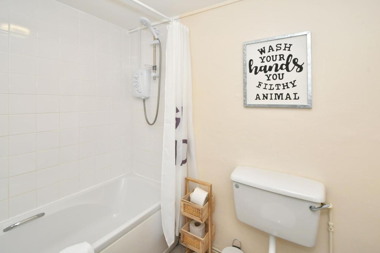 The Yellow Door By Avenew Management Serviced Accommodation Stoke-on-Trent Bagian luar foto