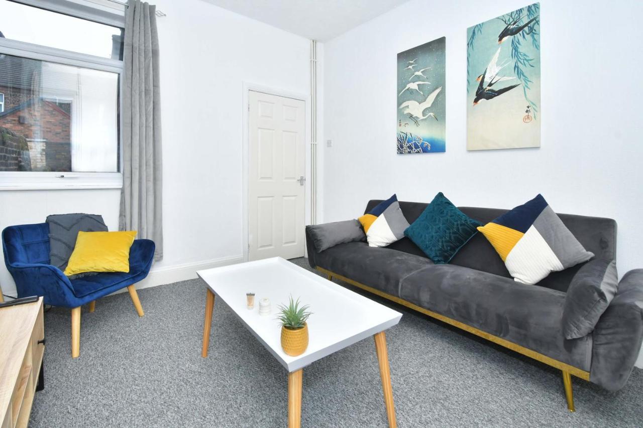 The Yellow Door By Avenew Management Serviced Accommodation Stoke-on-Trent Bagian luar foto