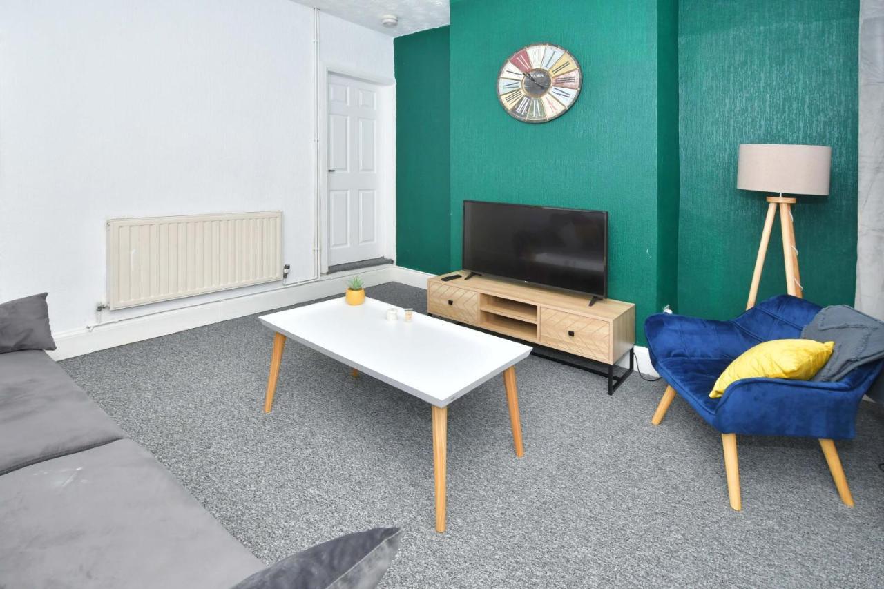 The Yellow Door By Avenew Management Serviced Accommodation Stoke-on-Trent Bagian luar foto