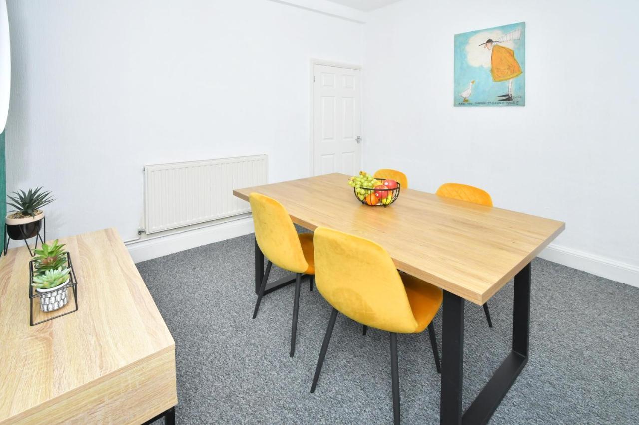 The Yellow Door By Avenew Management Serviced Accommodation Stoke-on-Trent Bagian luar foto