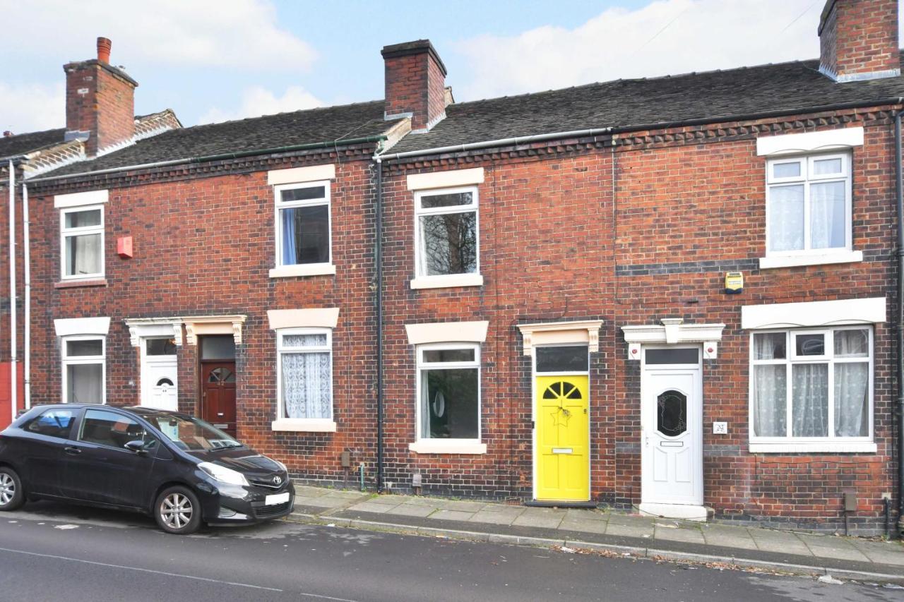 The Yellow Door By Avenew Management Serviced Accommodation Stoke-on-Trent Bagian luar foto